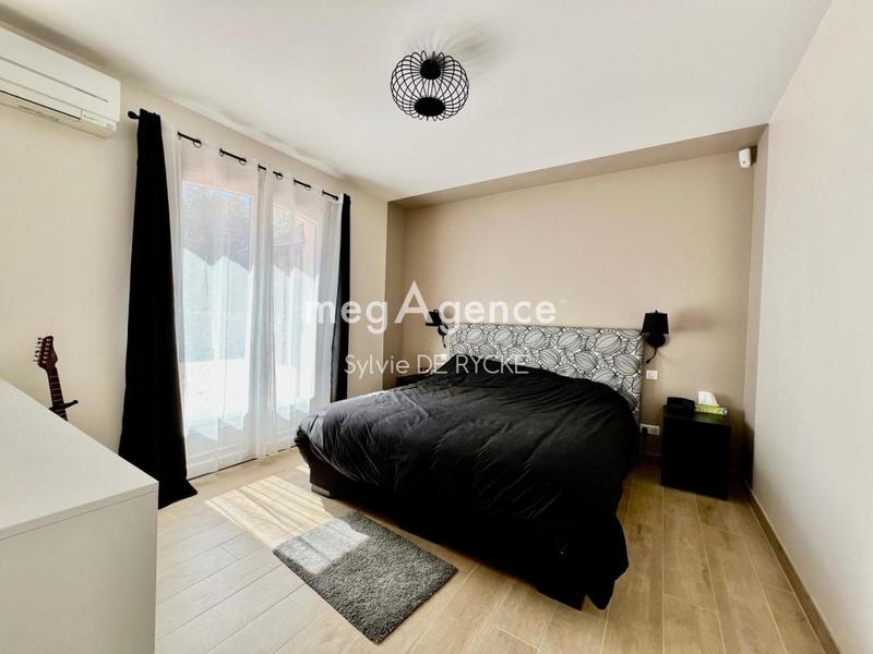 Maison - 202 m² - 7 pièces