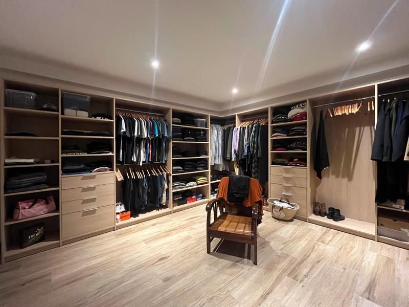 Villa - 207 m² - 8 pièces