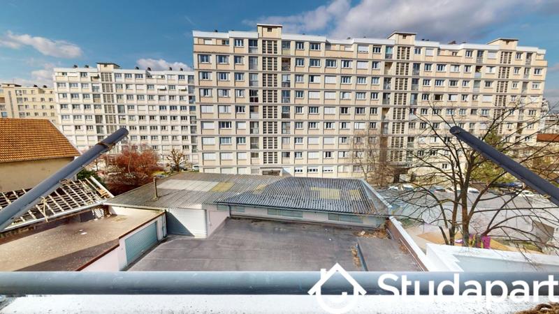 Chambre - 9 m² - 1 pièce