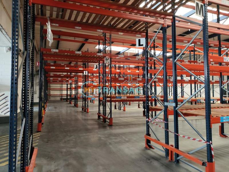 Local d'activités - 1 418 m²