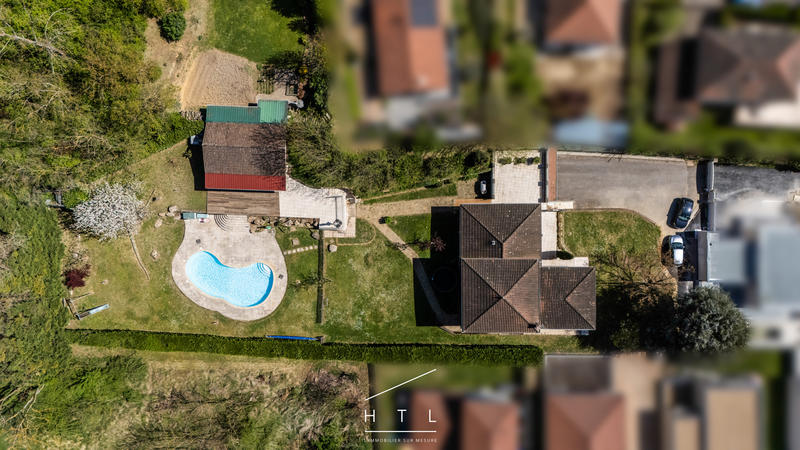 Maison - 225 m² - 9 pièces