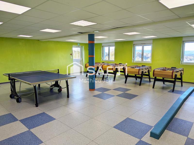 Local commercial - 1 500 m² - 20 pièces