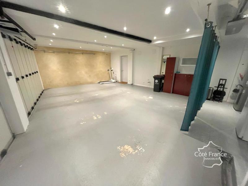 Maison - 181 m² - 5 pièces