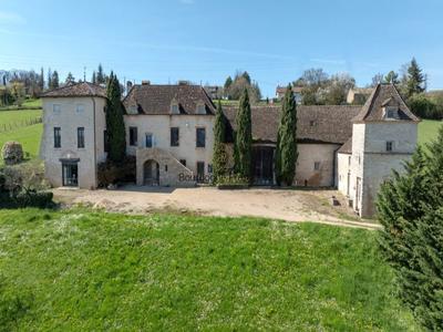 Propriété - 255 m² - 7 pièces