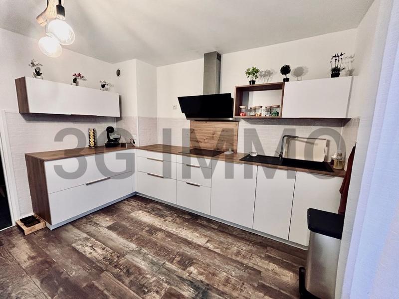 Appartement - 94 m² - 4 pièces