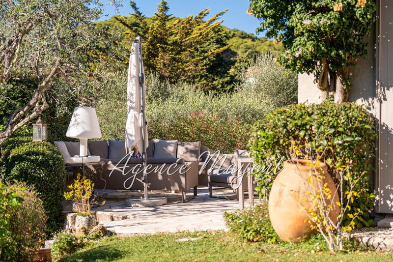 Maison - 220 m² - 5 pièces