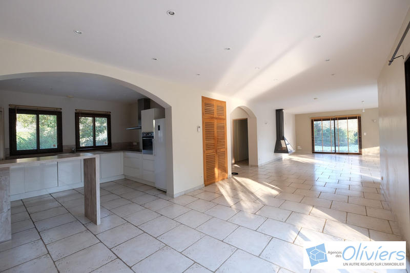 Maison - 260 m² - 9 pièces