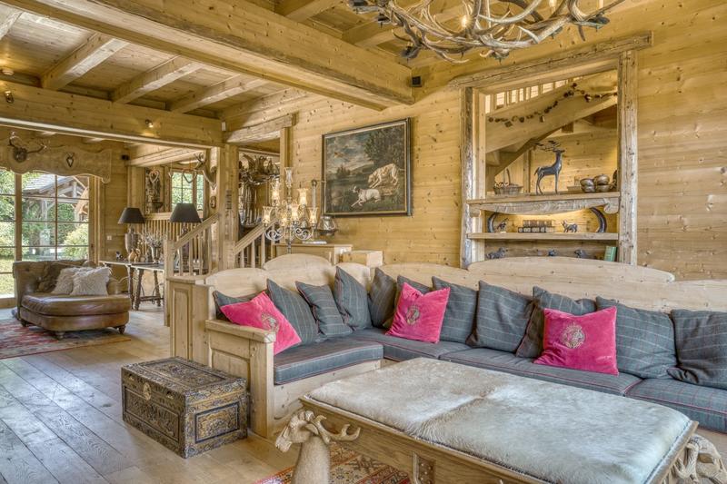 Châlet - 383 m² - 8 pièces