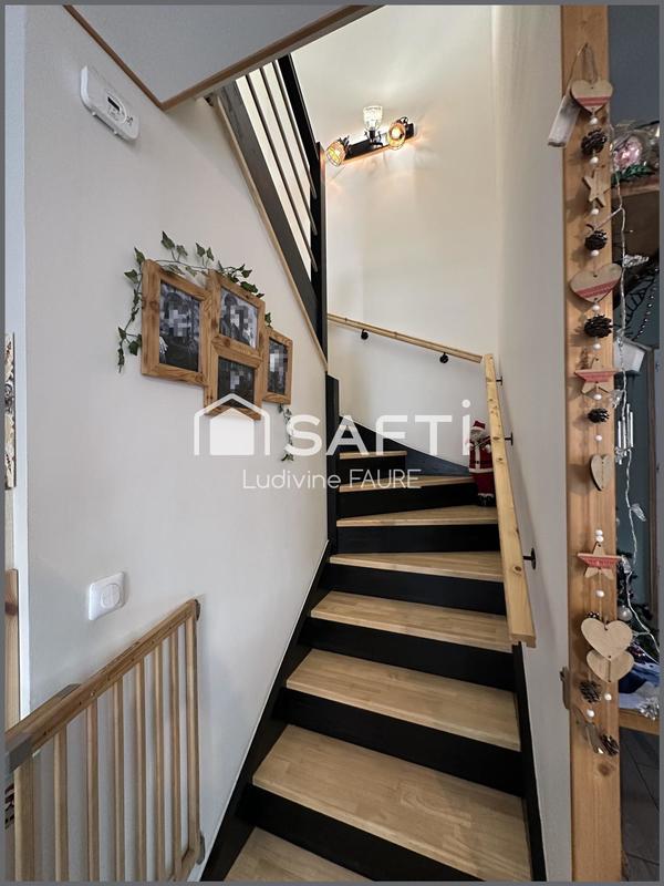 Maison - 95 m² - 5 pièces