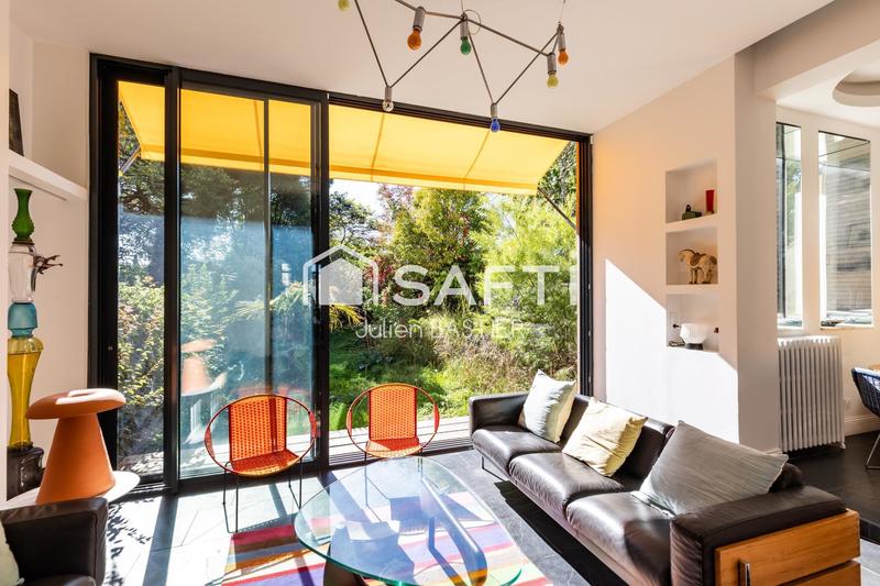 Maison - 320 m² - 11 pièces