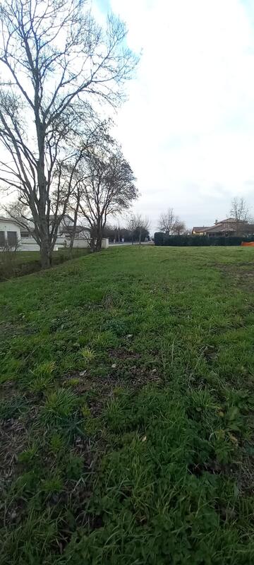 Terrain constructible - 723 m²