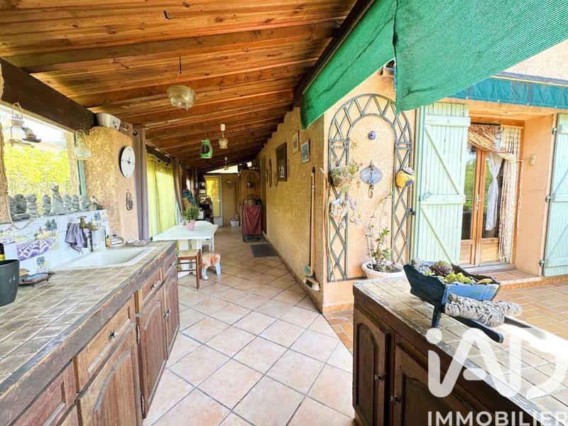 Maison - 230 m² - 9 pièces