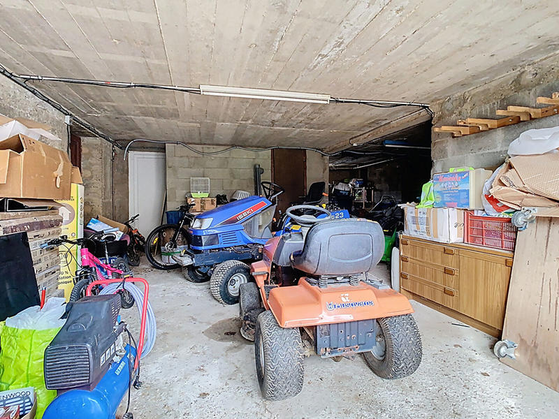 Maison - 280 m² - 11 pièces