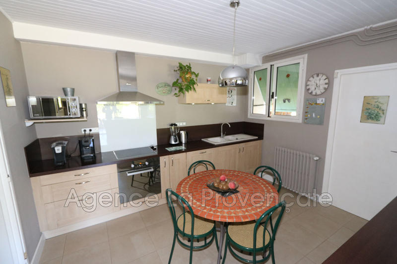 Maison - 255 m² - 12 pièces