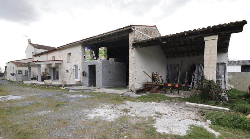 Maison - 247 m² - 7 pièces