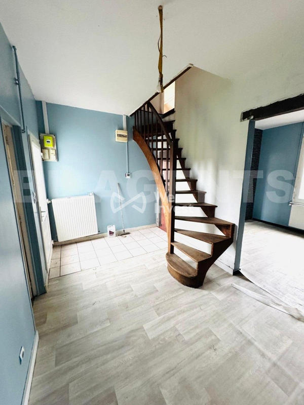 Maison - 90 m² - 5 pièces