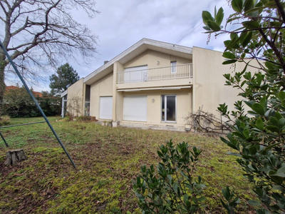 Maison - 153 m² - 5 pièces