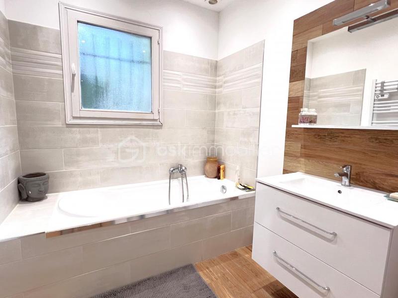 Maison traditionnelle - 151 m² - 5 pièces