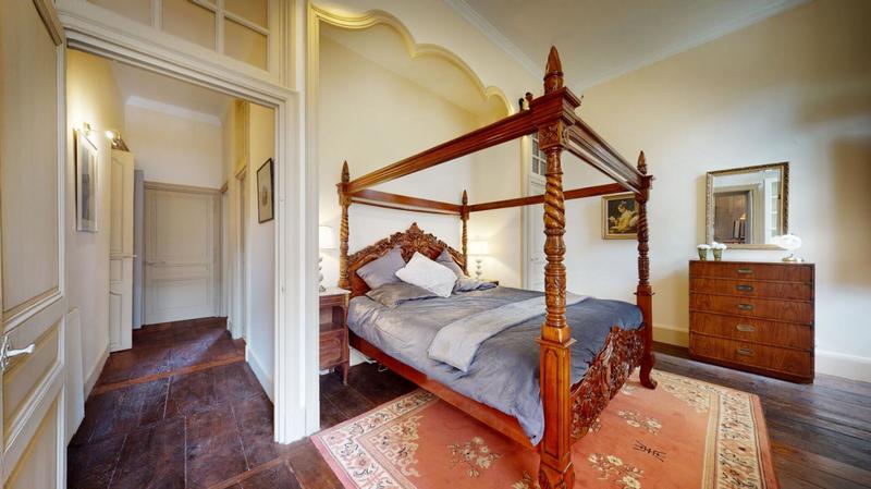 Appartement - 143 m² - 6 pièces