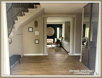 Maison - 226 m² - 7 pièces