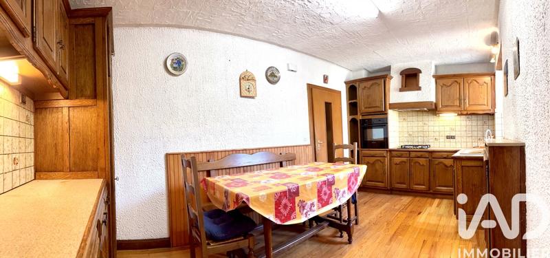 Maison - 300 m² - 13 pièces