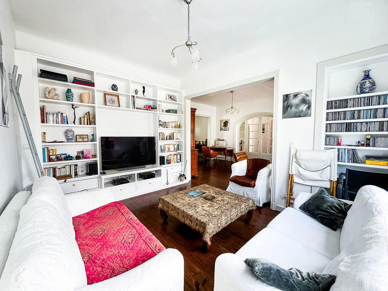 Maison - 225 m² - 9 pièces