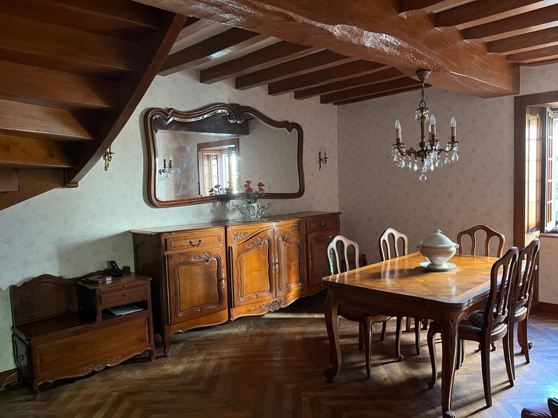 Maison - 214 m² - 10 pièces