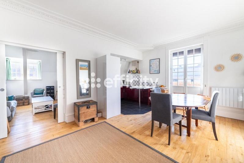 Appartement - 100 m² - 6 pièces