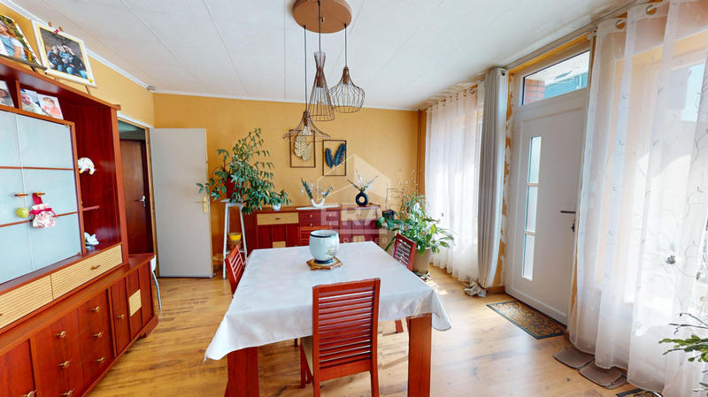 Maison - 143 m² - 7 pièces