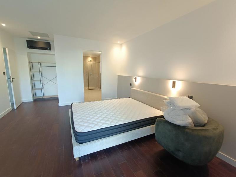 Chambre - 266 m² - 6 pièces
