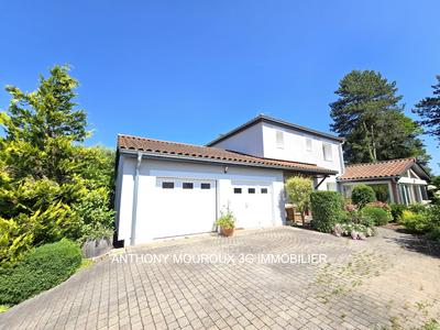 Maison - 162 m² - 6 pièces