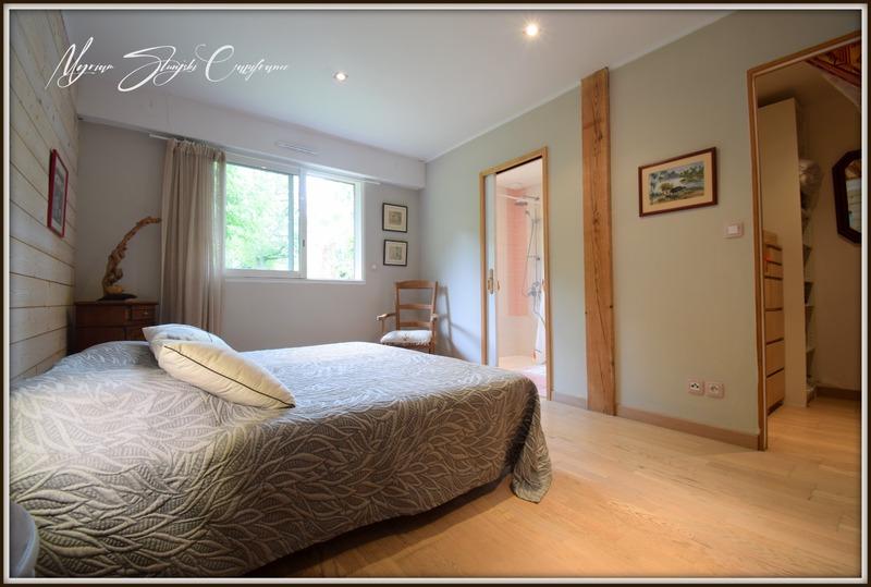 Propriété - 240 m² - 5 pièces