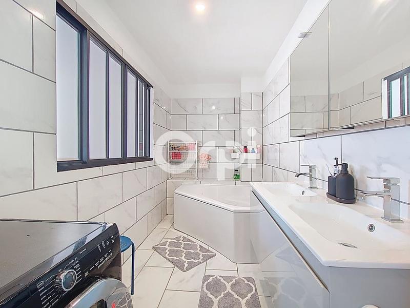 Maison - 138 m² - 5 pièces