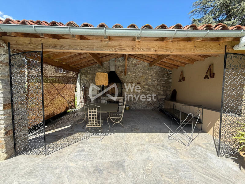 Maison - 260 m² - 8 pièces