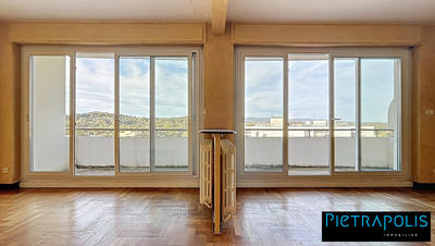 Appartement - 97 m² - 3 pièces