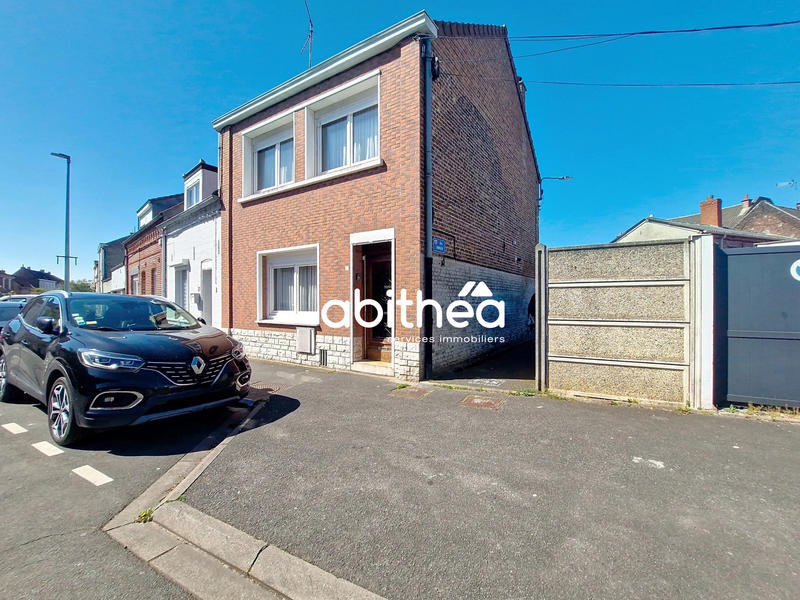 Maison - 96 m² - 4 pièces