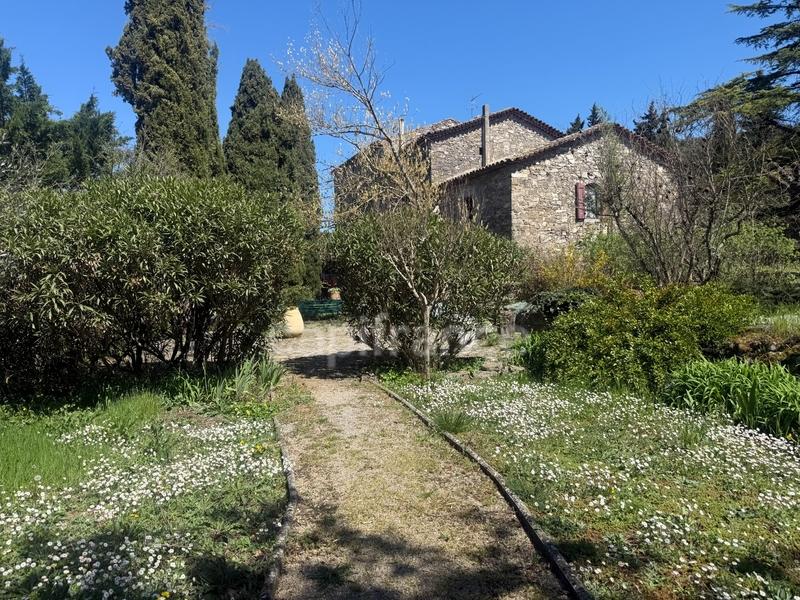 Mas - 500 m² - 11 pièces