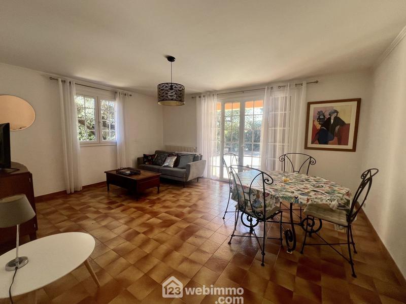 Maison - 220 m² - 8 pièces