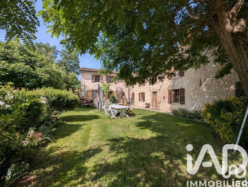 Maison - 293 m² - 4 pièces