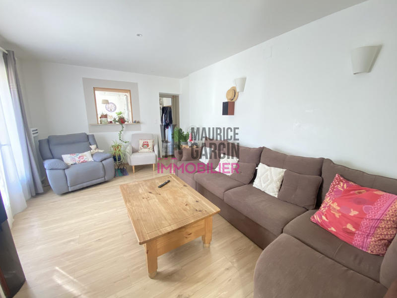 Maison - 245 m² - 8 pièces