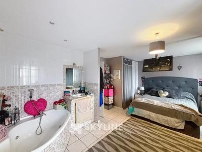 Maison - 101 m² - 4 pièces