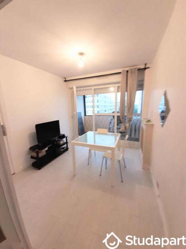 Chambre - 12 m² - 1 pièce