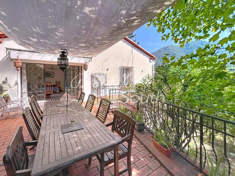 Maison - 200 m² - 9 pièces