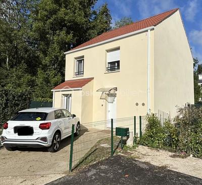 Maison - 104 m² - 6 pièces