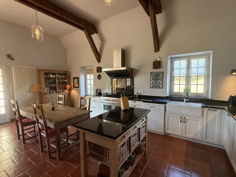 Maison ancienne - 242 m² - 8 pièces