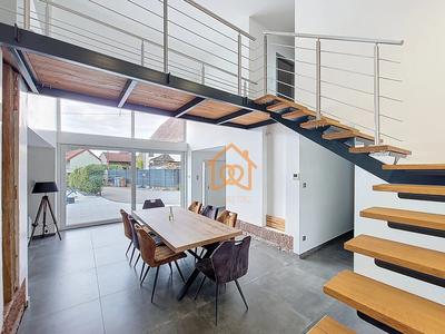 Maison - 251 m² - 10 pièces