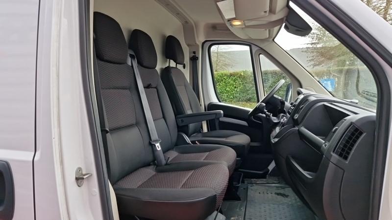 Peugeot Boxer Fourgon Tole 333 L2h2 Bluehdi 140 Ss Asphalt
