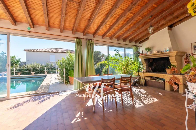 Maison - 180 m² - 6 pièces