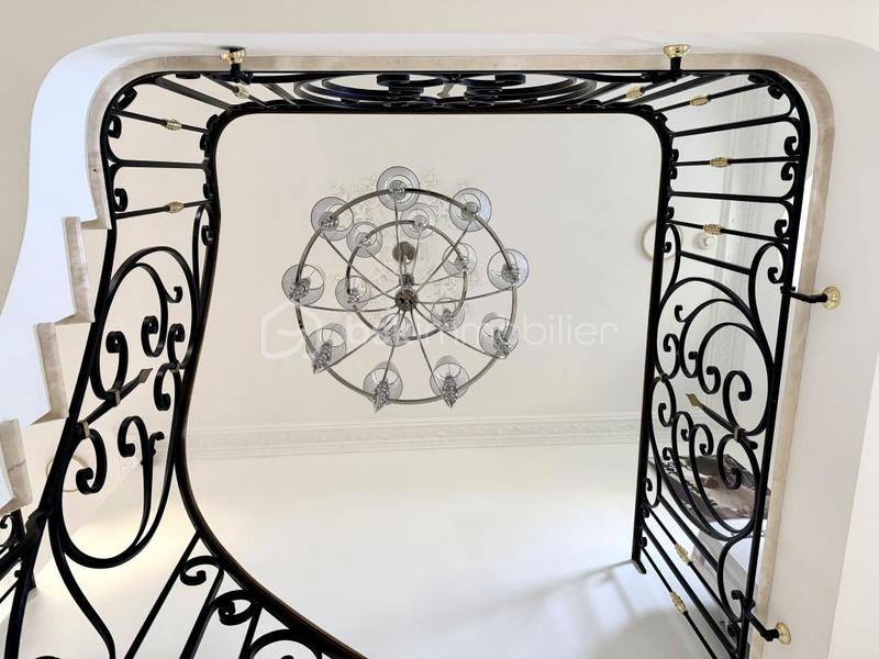 Villa - 180 m² - 5 pièces