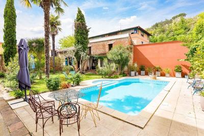 Demeure - 450 m² - 11 pièces